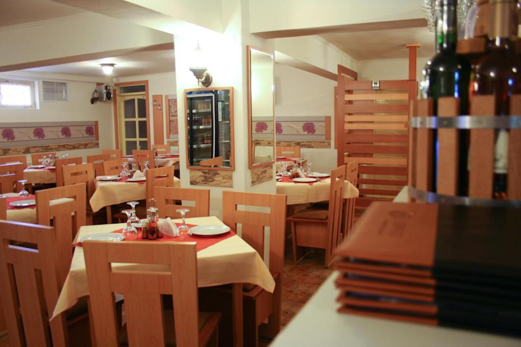 Pension Varadia Oradea Exterior foto