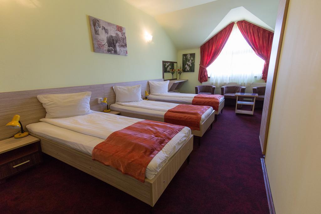 Pension Varadia Oradea Exterior foto